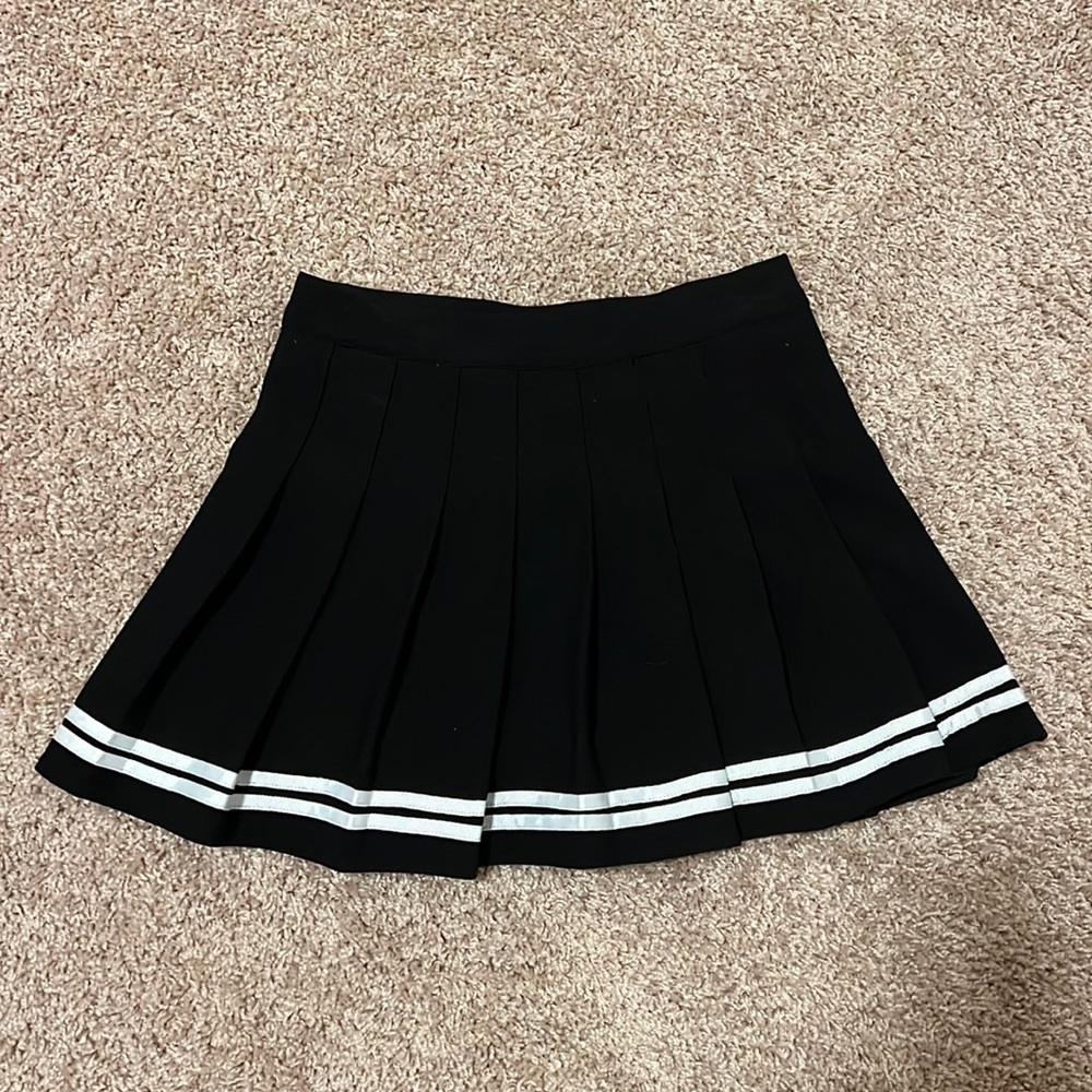 Black pleated skirt